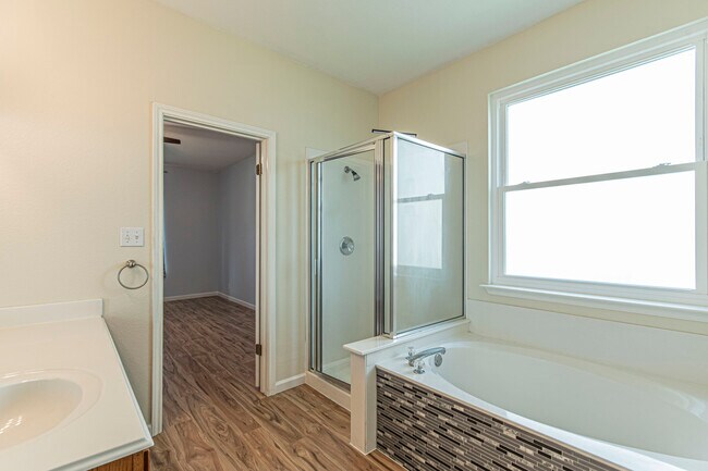 Building Photo - 2208 Portwood Bend Cove