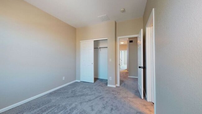Building Photo - 4125 E Bellerive Dr