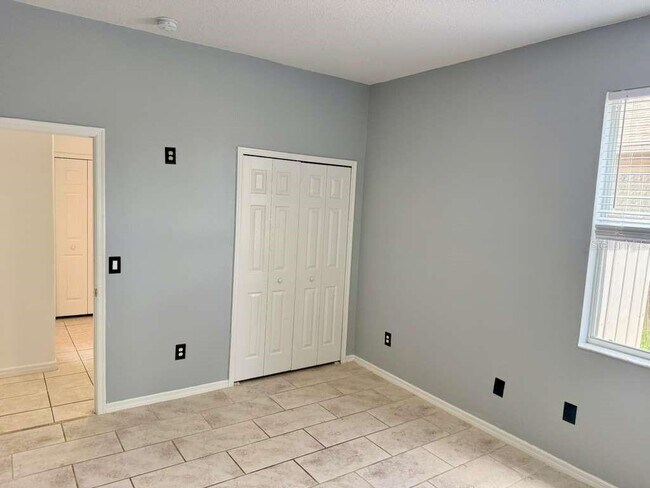 Building Photo - 13832 Hawk Lake Dr