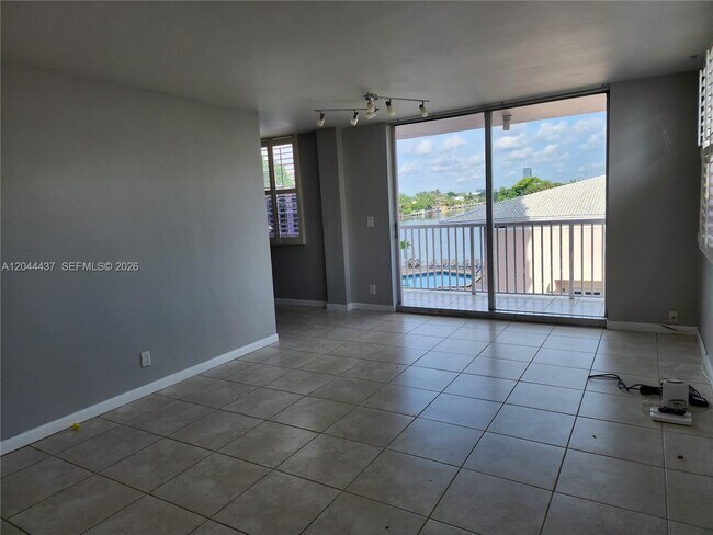 Building Photo - 3161 S Ocean Dr