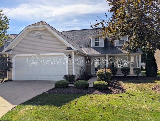 Primary Photo - Avon Home with Vaulted Ceilings, Gas Firep...