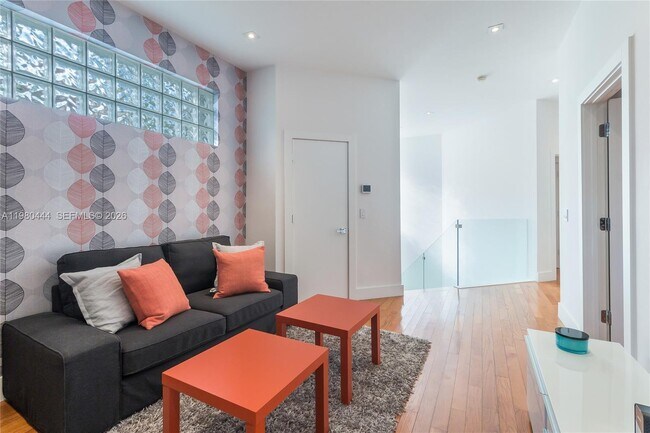 Building Photo - 1651 NE 196th St