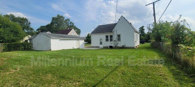 Building Photo - 555 Wesbrook St