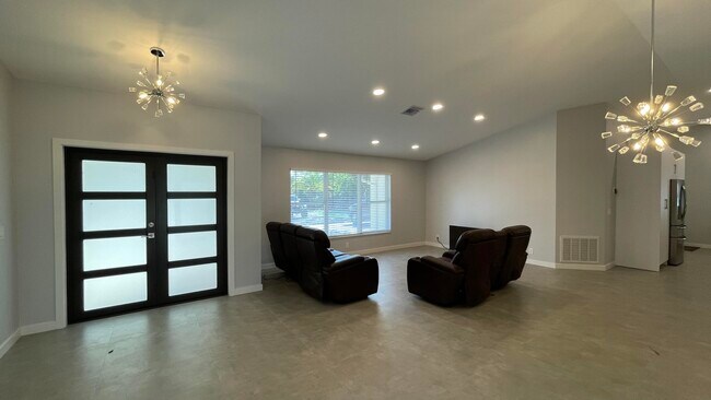 Building Photo - 17548 32nd Ln N