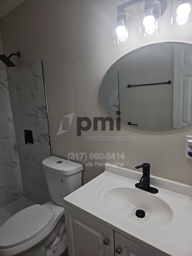 Building Photo - 303 S Fleming St