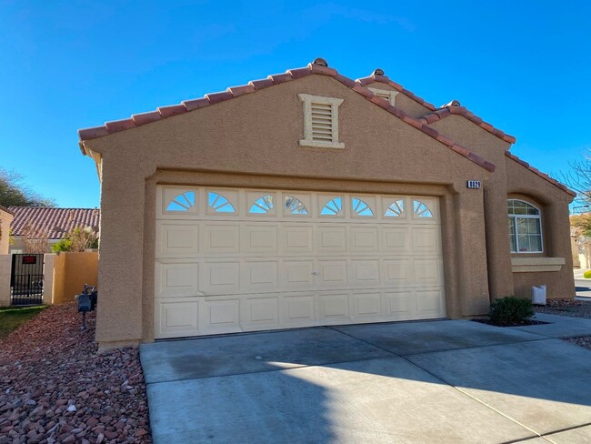 Building Photo - Summerlin - Single Story on Corner Lot