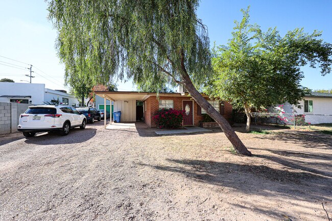 Building Photo - 4608 N 10th Pl