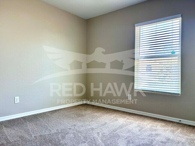 Building Photo - 1050 Kachina Dr