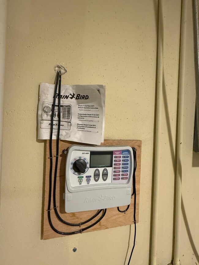 Building Photo - 5902 W Franklin St