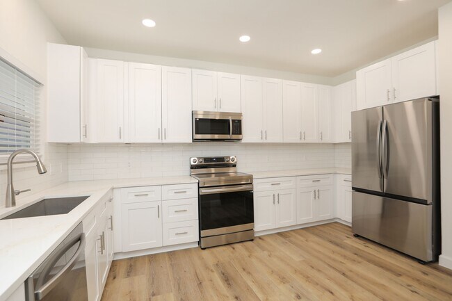 Building Photo - 1115 Augusta Dr