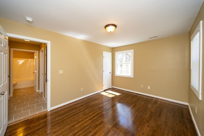 Building Photo - Move-In Ready Modern Makeover! Spacious 4-Bedroom Gem You’ll Love!