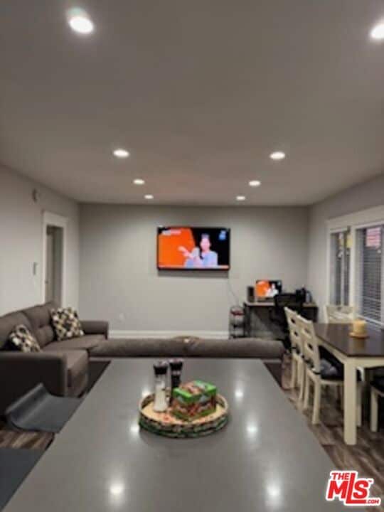 Building Photo - 1610 6th Ave