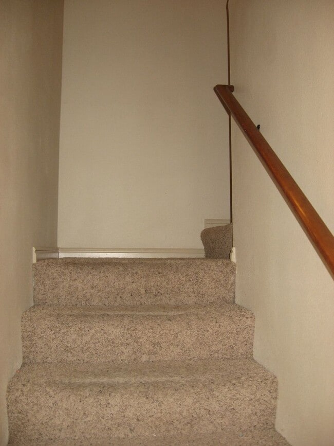 Building Photo - Corner Lot Duplex in Family Friendly Neigh...