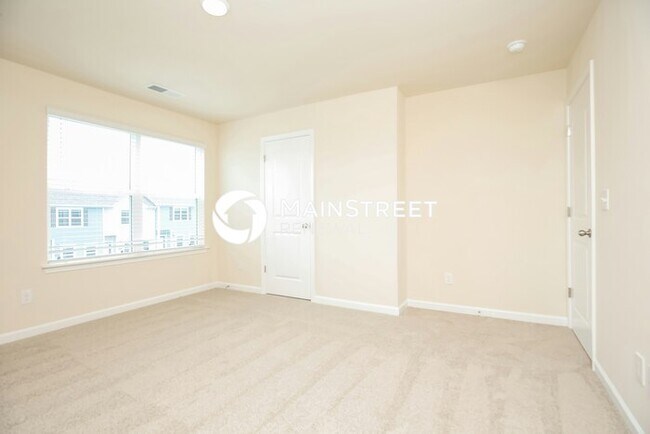 Building Photo - 2 Bedroom Pet-Friendly Home in La Vergne, TN with Main Street Renewal