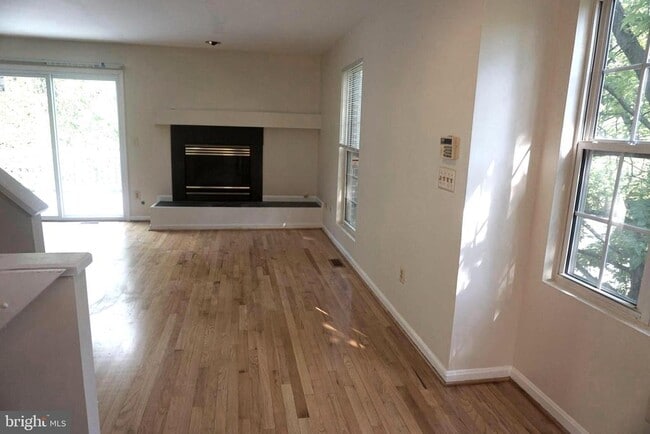 Building Photo - 9386 Van Arsdale Dr
