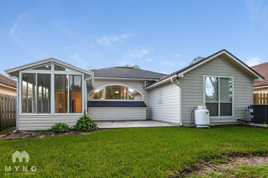 Building Photo - 1615 Highland View Ct