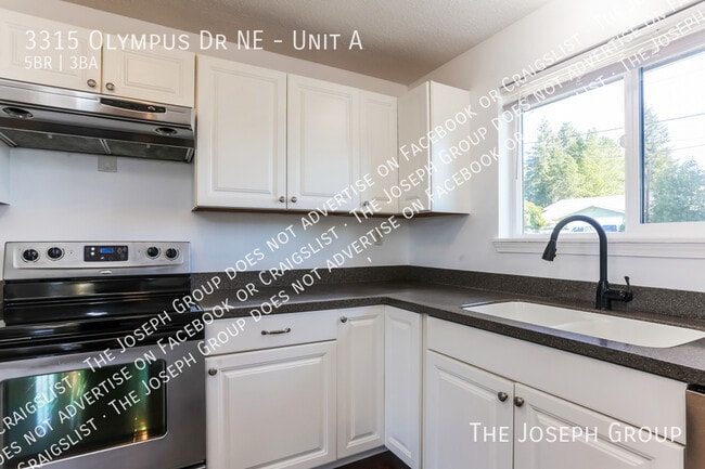 Building Photo - 3315 Olympus Dr NE
