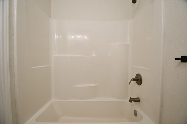 Building Photo - 10946 Fullerton Dr
