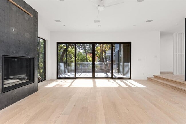 Building Photo - 1603 Chelsea Ln