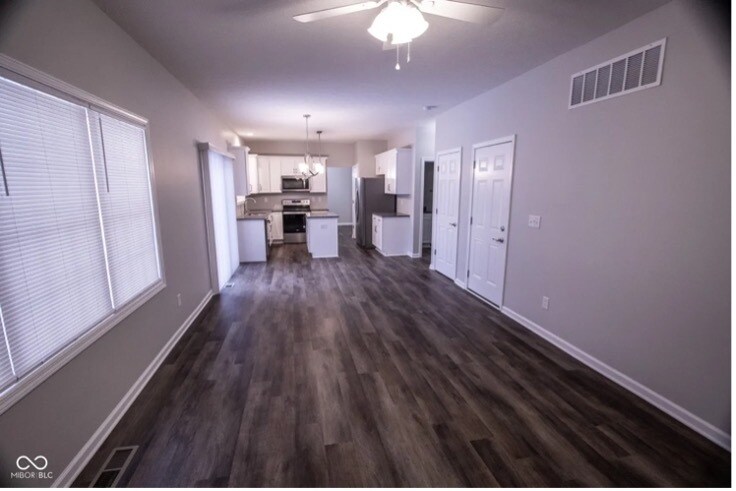 Building Photo - 10813 Putnam Pl