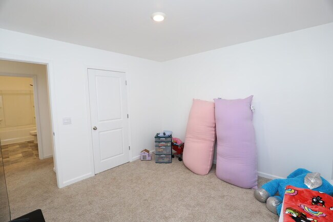 Building Photo - 2037 Elmridge Rd