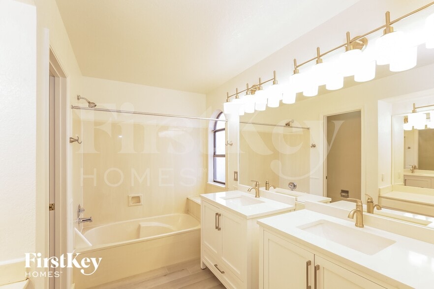 Building Photo - 2994 N Benson Ln