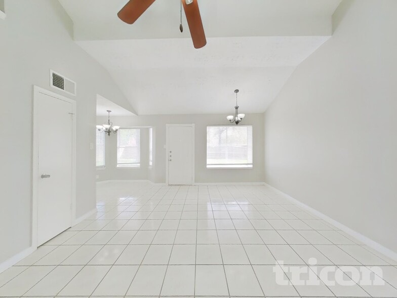 Building Photo - 19910 Faye Oaks Dr