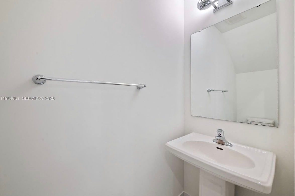 Building Photo - 2641 NE 212th Ter