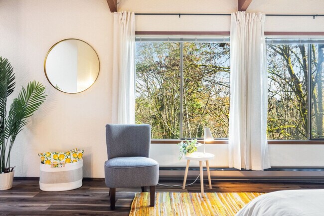 Building Photo - 5504 NE 190th St