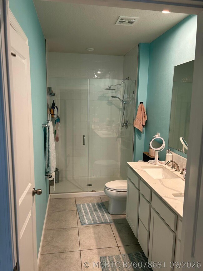 Building Photo - 825 Persimmon Pl