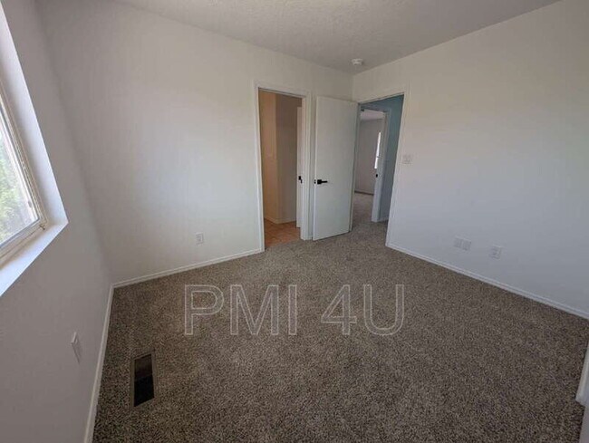 Building Photo - 7105 Casa Elena Dr NE