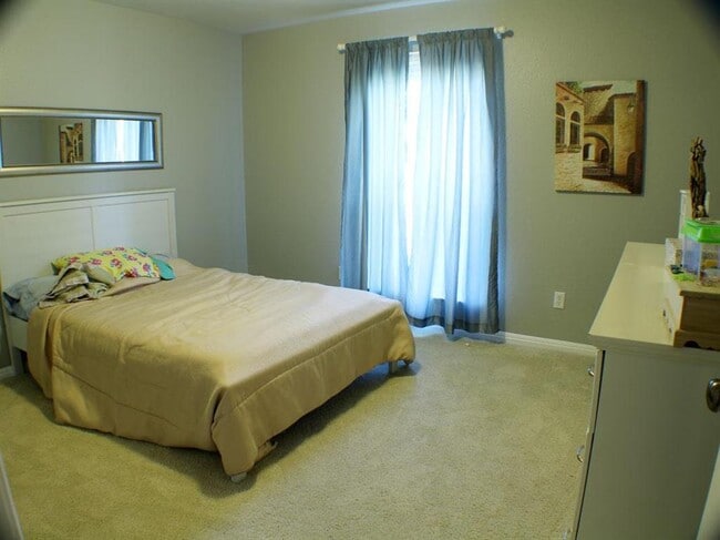 Building Photo - 930 Satellite View