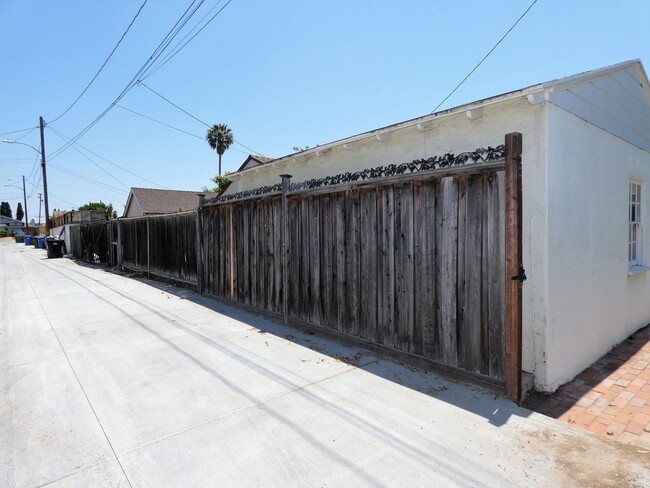Building Photo - *Available NOW in Whittier!*
