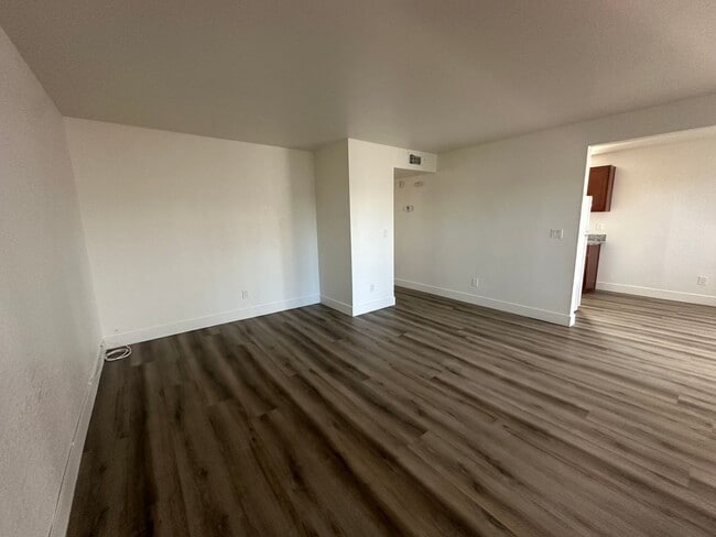 Primary Photo - 1948 Country Club Ct