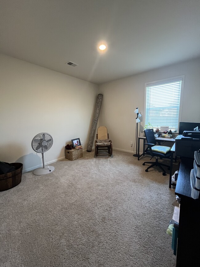 Building Photo - 1323 Weedon Dr