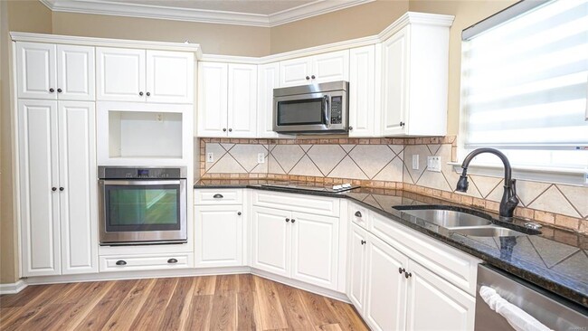 Building Photo - 8961 Abingdon Pl