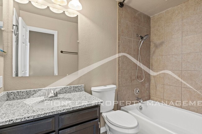 Building Photo - Newly Renovated 4-Bedroom Home in Highly D...