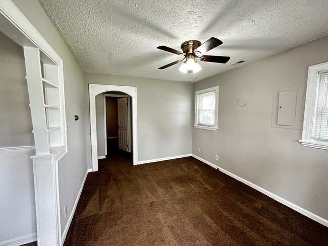 Building Photo - 1195 Faber Ave