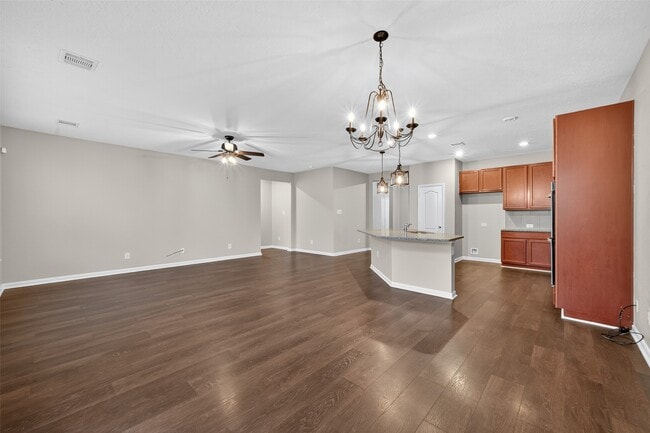 Building Photo - 25403 King Reyes St