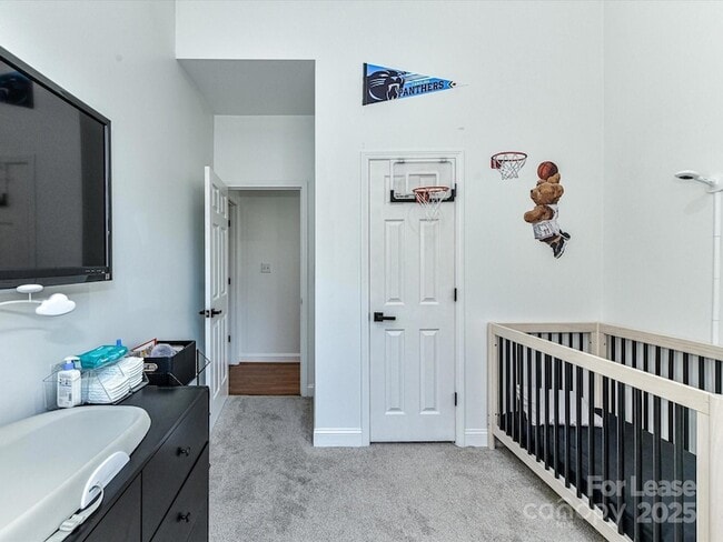 Building Photo - 6915 Pleasant Dr