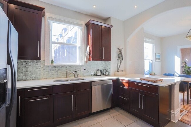 Building Photo - 2220 W 31st Ave