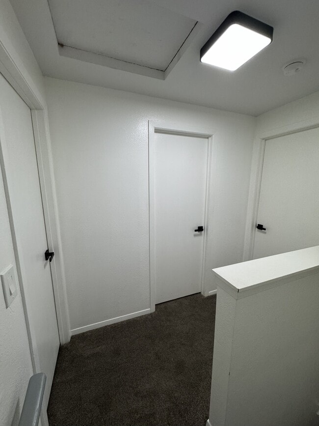 Building Photo - 850 Shenandoah Dr