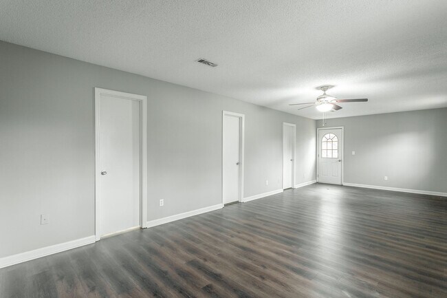 Building Photo - 1109 McBrien Rd