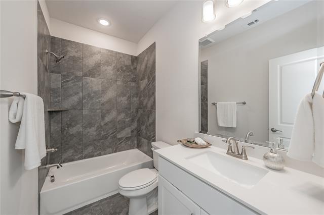 Building Photo - 101 Gardenia Dr