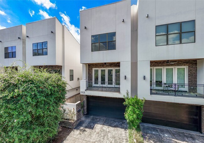 Primary Photo - 1808 Ridgewood St