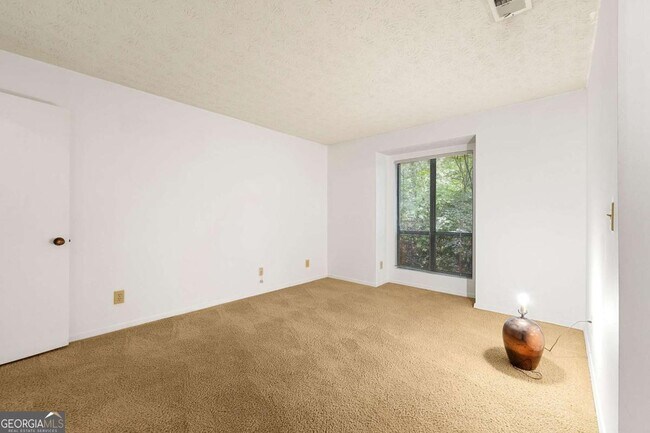 Building Photo - 1306 McClelen Way