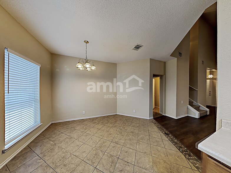 Building Photo - 8610 Still Moon