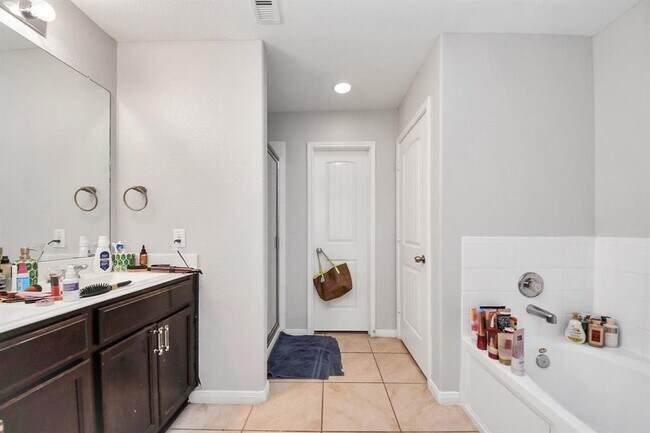 Building Photo - 18326 Trace Pointe Ln