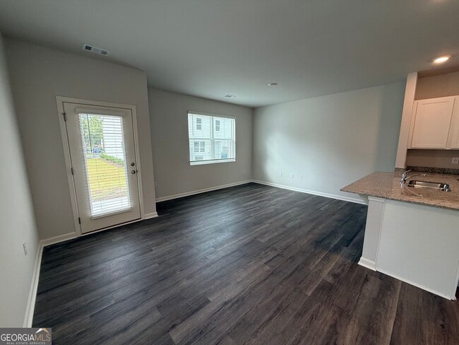 Building Photo - 1 Silverbell Ln