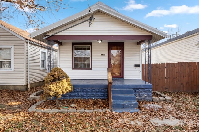 Primary Photo - 3011 Montana Ave